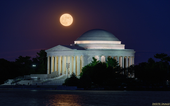 Strawberry full moon over the Jefferson Memorial